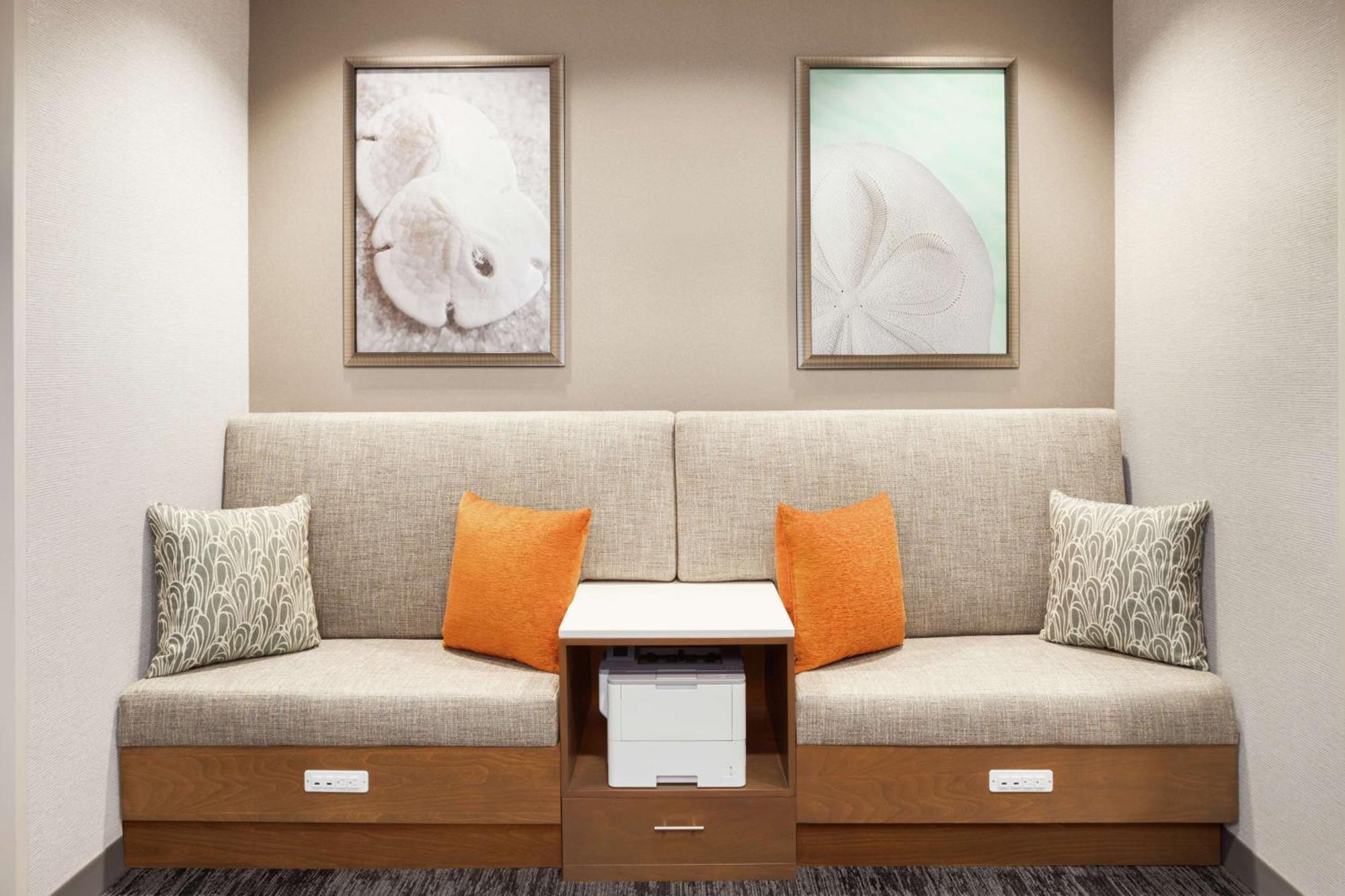 Hampton & Miami, Kendall, Executive Airport 3*