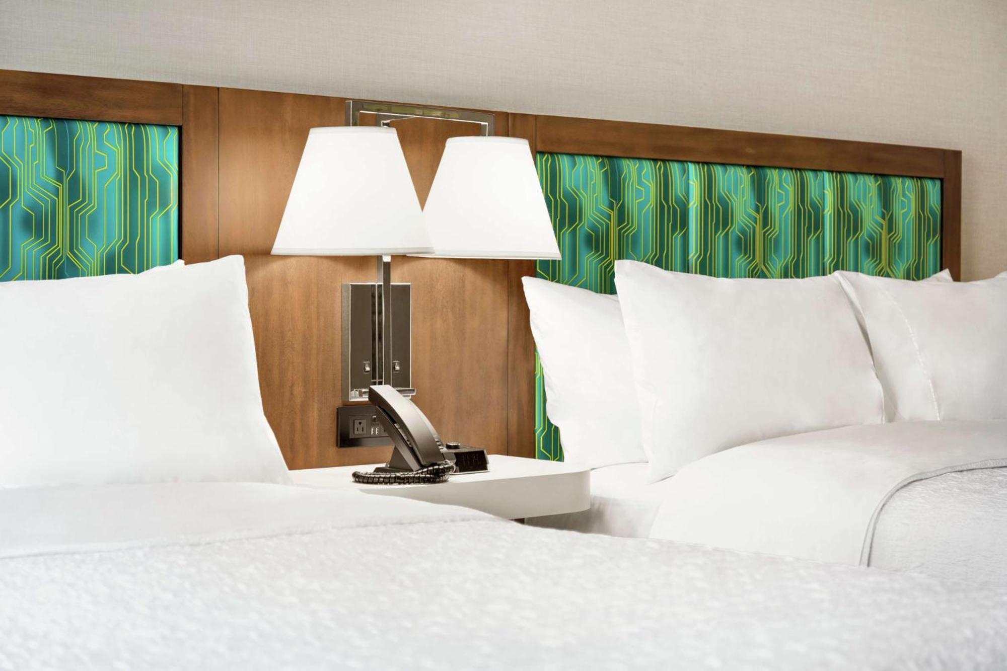 Hampton & Miami, Kendall, Executive Airport Hotel 3*