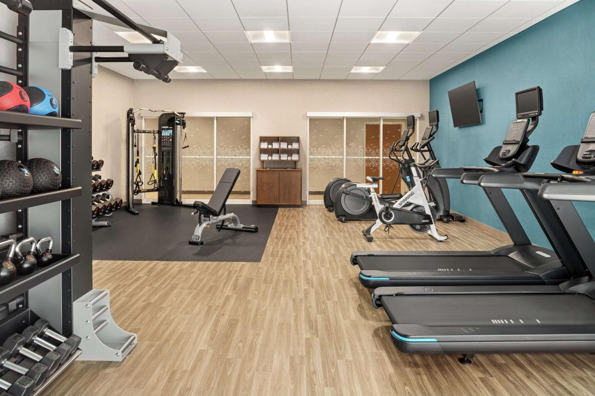 Hampton & Miami, Kendall, Executive Airport Hotel Country Walk